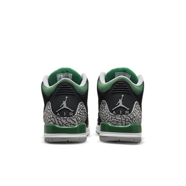 Air Jordan 3 Retro Pine Green (GS) 398614_030