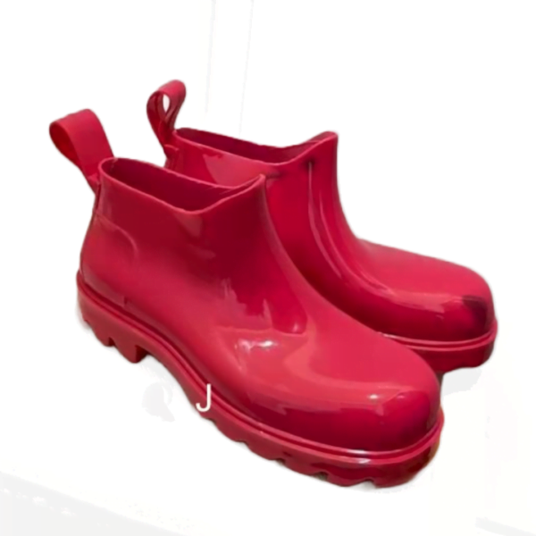 Ladies Bottega Veneta Red Stride Waterproof Rain Boot