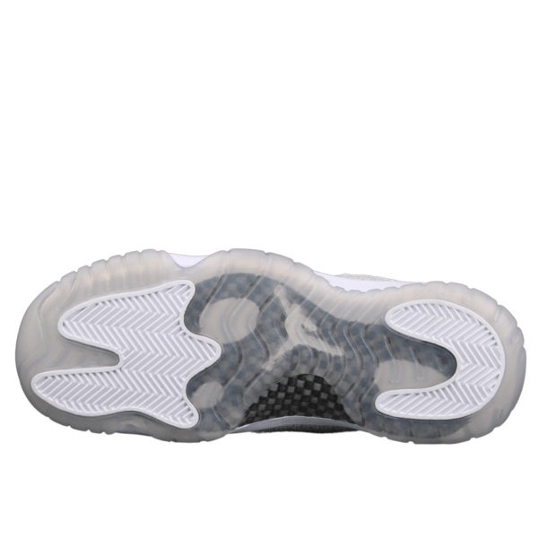 Air Jordan 11 Retro 'Vast Grey' AR0715-100