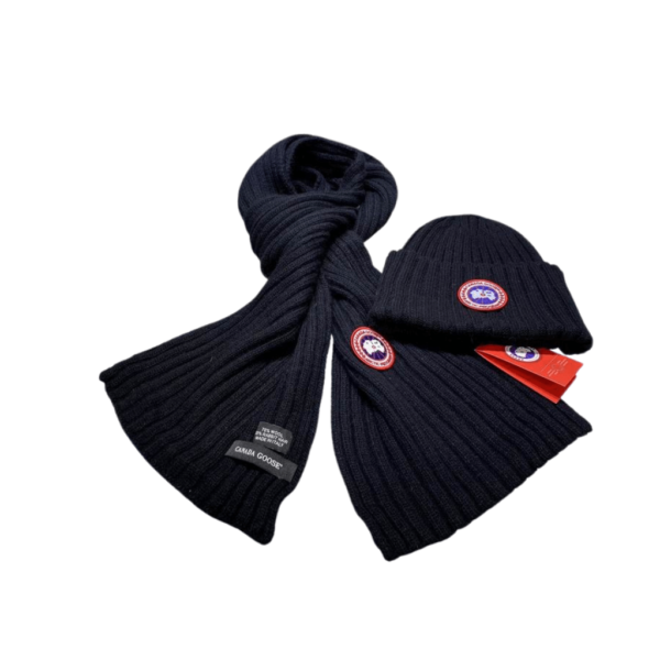 Arctic Elegance 2-Piece Canada Goose Black Scarf & Hat Luxury Set - Image 4