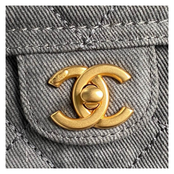 Chanel Maxi Bowling Light Grey Washed Denim Antique Gold Hardware Handbag AS4905 - Image 6