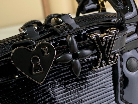 Louis Vuitton Black Alma BB Handbag K00015 - Image 5