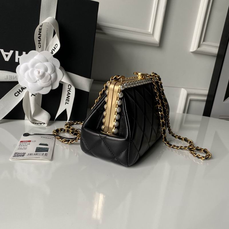 Chanel Black Pearly Clutch AS5912 - Image 3