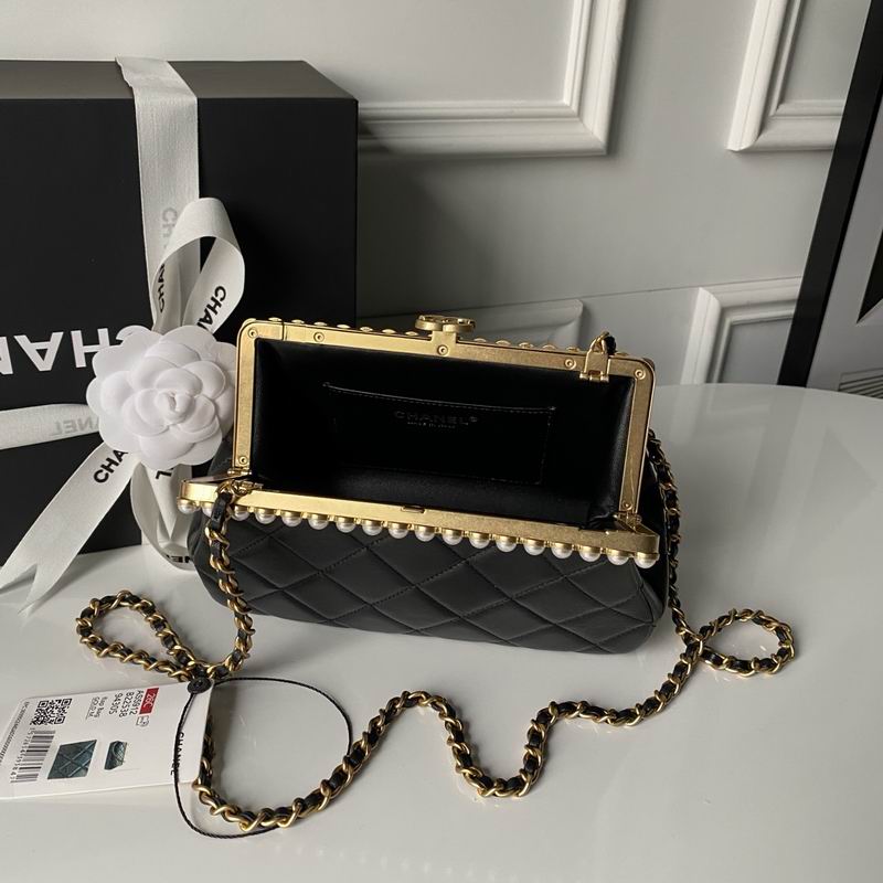 Chanel Black Pearly Clutch AS5912 - Image 4