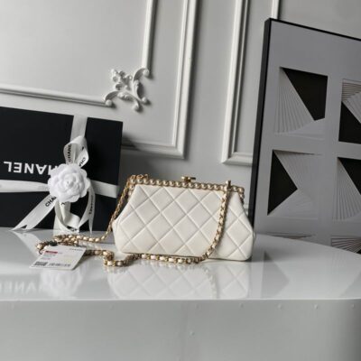 Chanel White Pearly Clutch AS5912