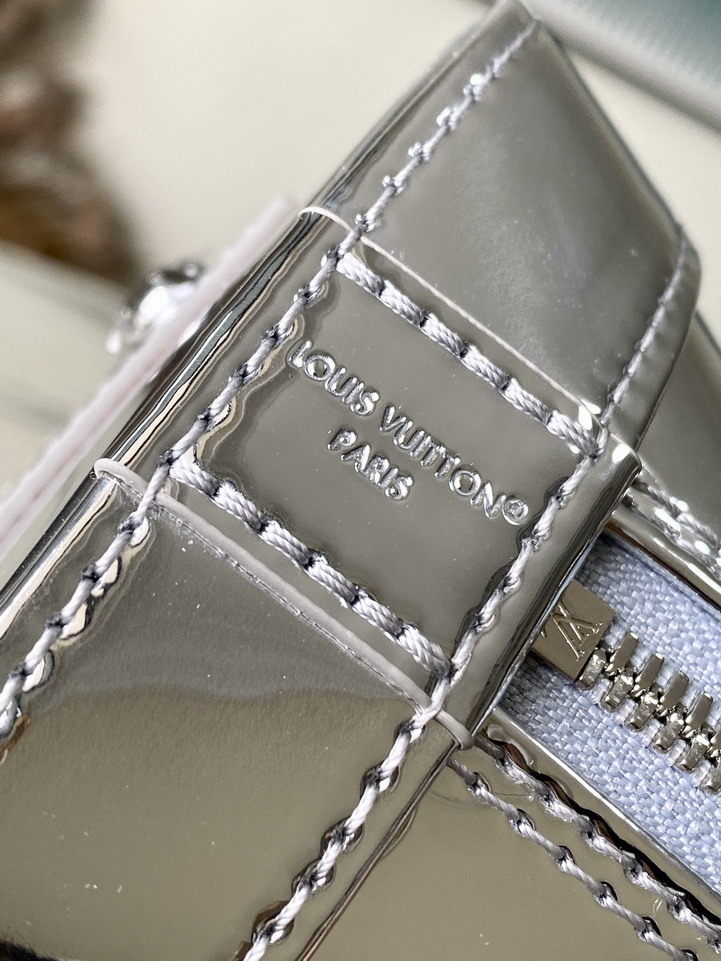 Louis Vuitton Metallic Silver Alma BB Shoulder Bag M26335 - Image 5