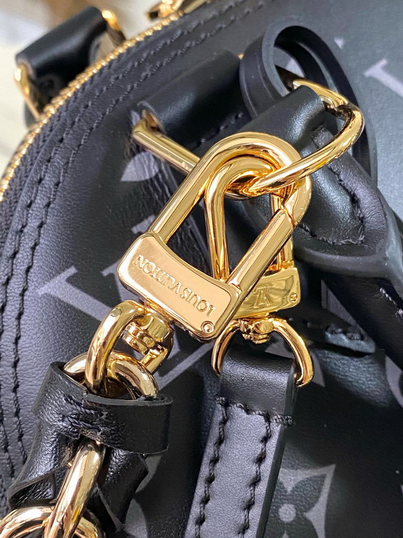 Louis Vuitton Black Alma BB Satchel M12289 - Image 7