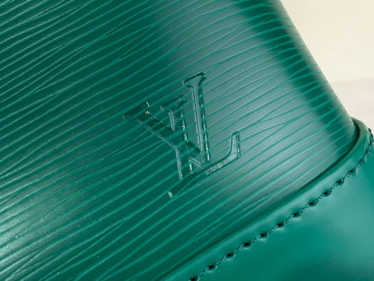 Louis Vuitton Green Alma BB Handbag M12373 - Image 6