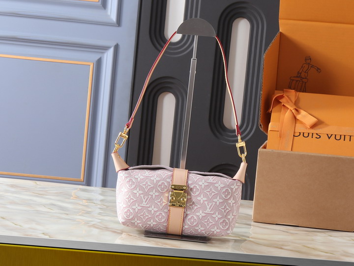 Louis Vuitton Rose Ruban Pochette Mia 2027419 Mini Bag