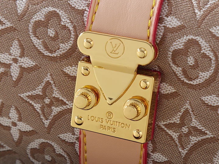 Louis Vuitton Vert Jura Pochette Mia 2027428 Mini Bag - Image 8