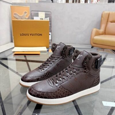 Louis Vuitton Rivoli 3126061 High-Top Sneakers MNS0902